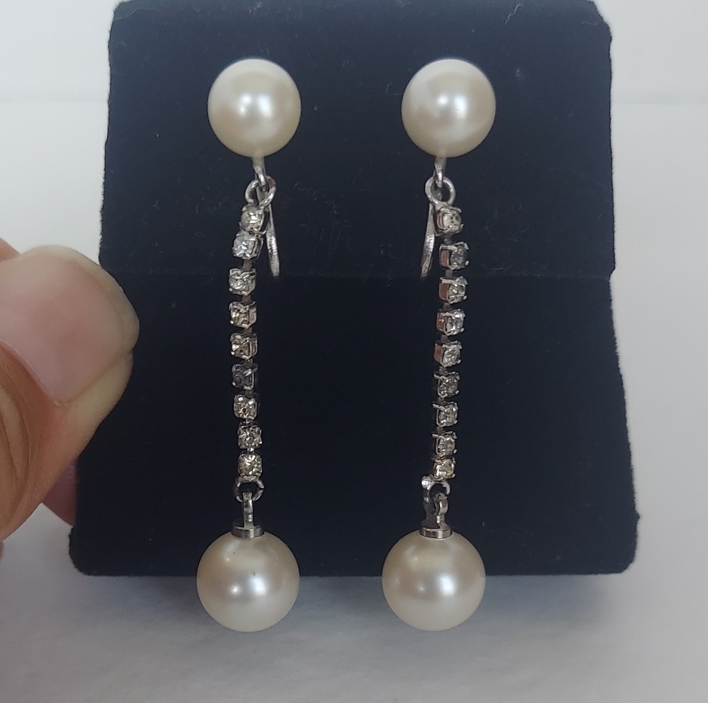 Vintage Large White Faux PearlCrystal Drop Earrings Screw Clip By Richelieu 29$